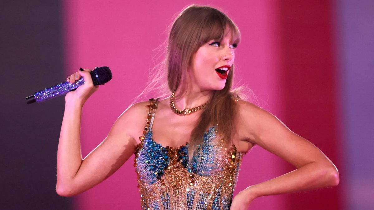 Our Fearless Era: A Taylor Swift Approach to Confident Public Speaking with Dr. Carly Middleton