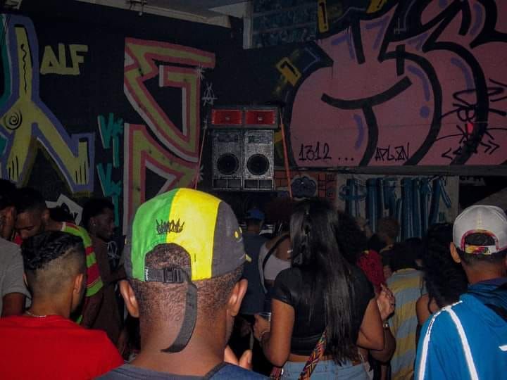 RAGGAMUFFIN PARTY #1 (2 SISTEMAS DE SOM) REGGAE NO CENTRO VIRANDO A NOITE