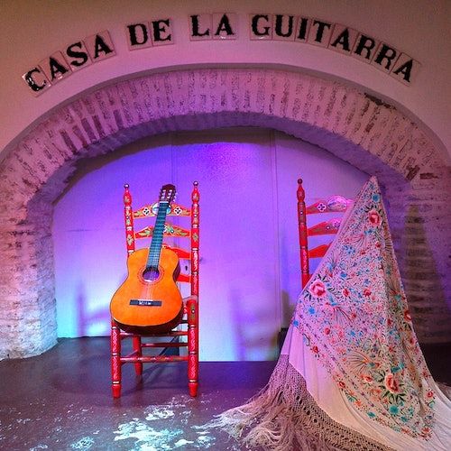 Espect\u00e1culo Flamenco de Sevilla: Visita Guiada + Tapas