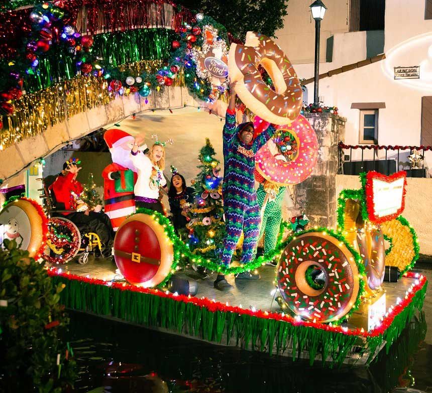 Ford Holiday River Parade and River Lighting Ceremony 2022