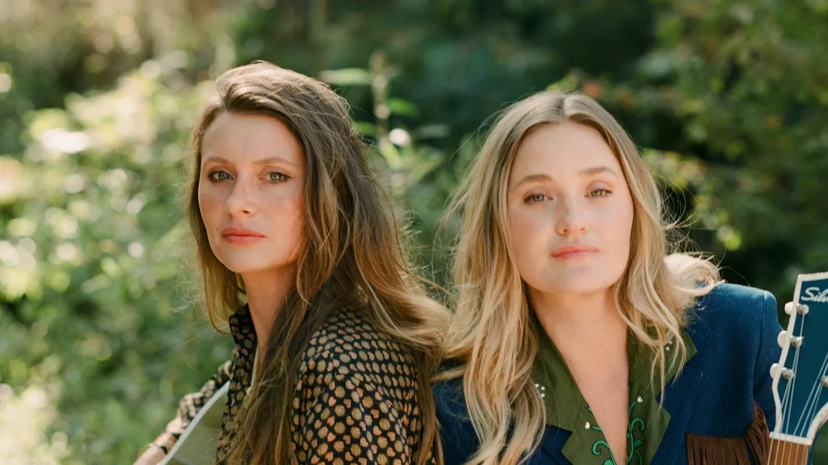 Aly &amp; AJ in West Des Moines