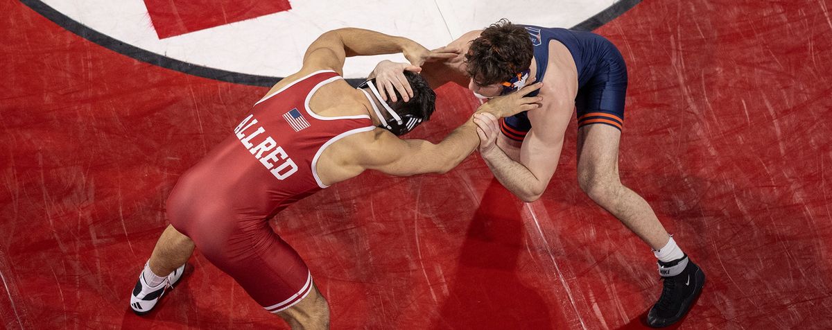 Parking North Carolina Tar Heels at Nebraska Cornhuskers Wrestling