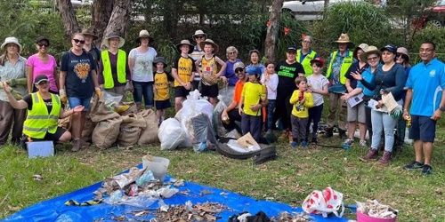 Friends of Toongabbie Creek and The Plastic Pluckers clean Toongabbie Creek RIVERFEST and WORLD CLEAN UP DAY 2024