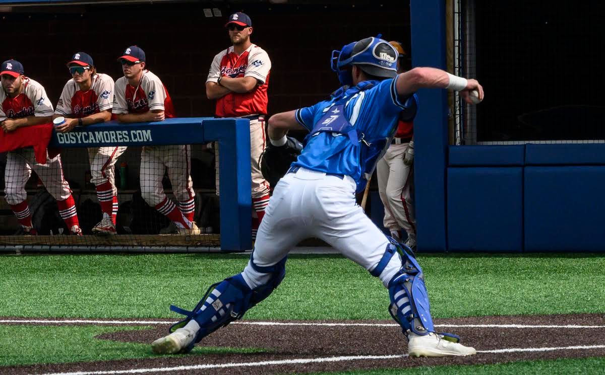 Parking Oakland City Mighty Oaks at Evansville Purple Aces Mens Basketball