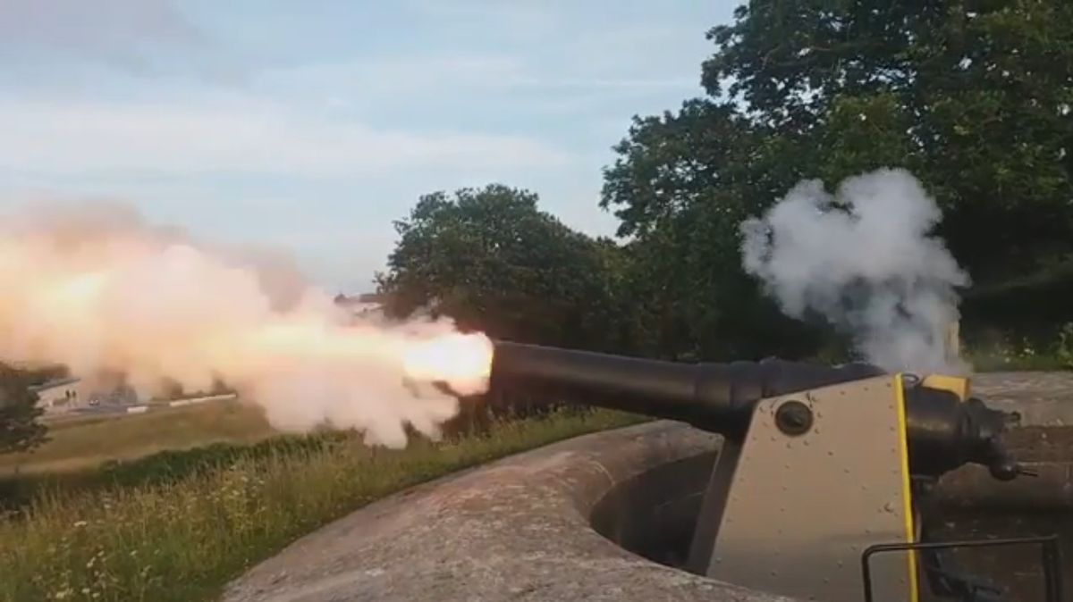 Firing of the Moncrieff Disappearing Gun