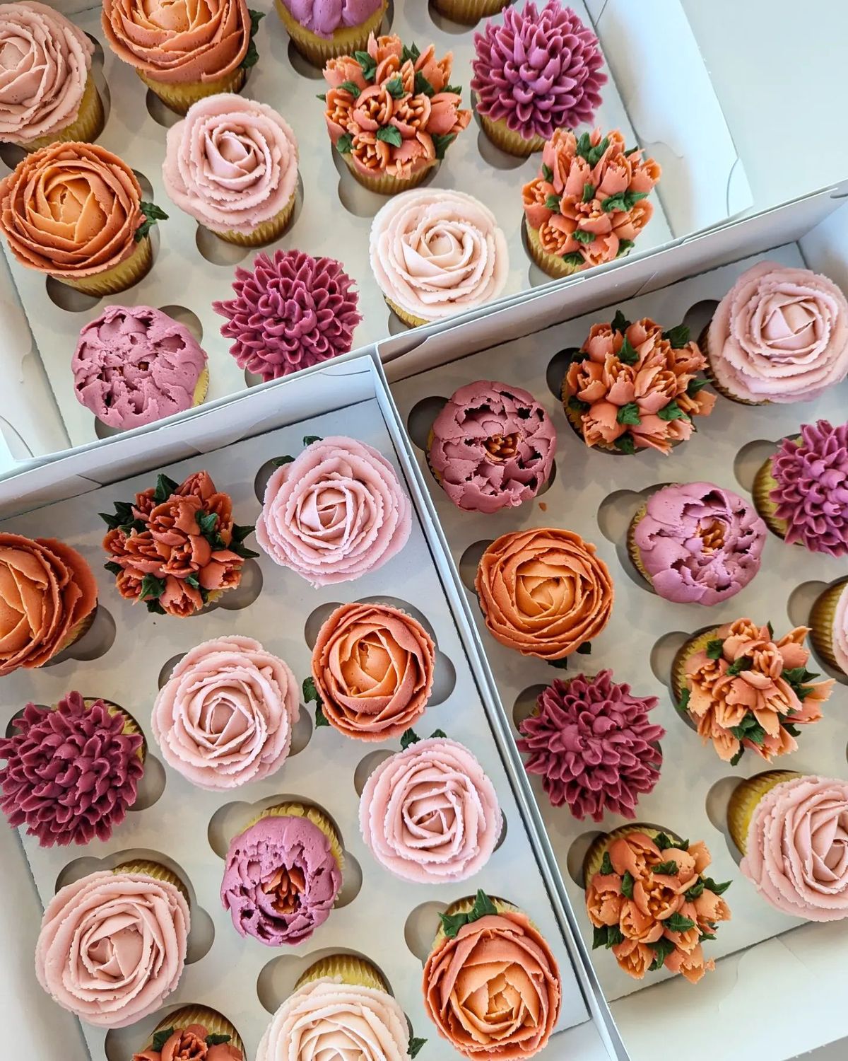 Buttercream floral cupcake decorating class