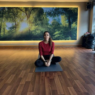 Pilates with Jasmine \u2013 A Class to Fully Align