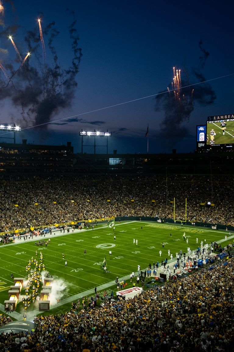 Chicago Bears at Green Bay Packers at Lambeau Field