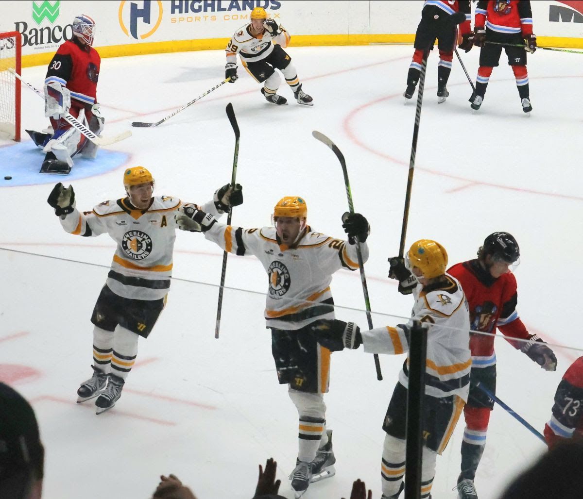 Wheeling Nailers vs. Bloomington Bison