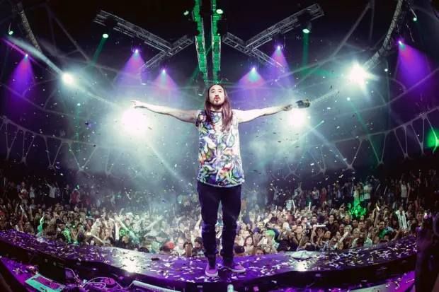 Steve Aoki at Wet Republic Ultra Pool