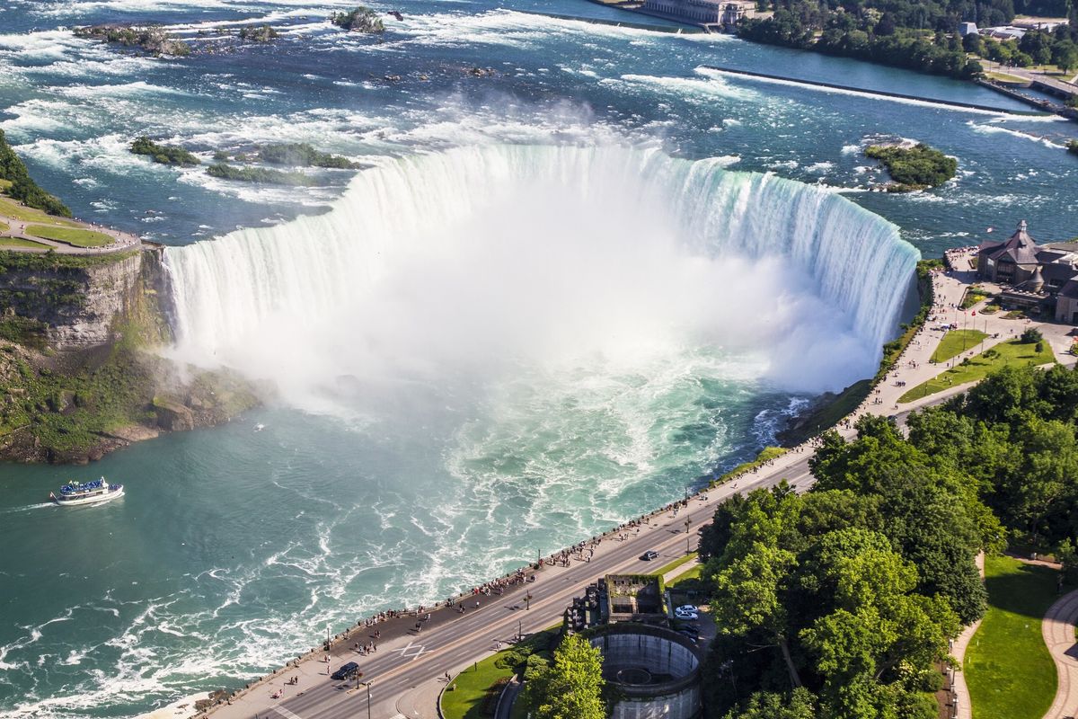 Conf\u00e9rence en anglais sur Toronto et les chutes du Niagara par Fran\u00e7ois Tisseur