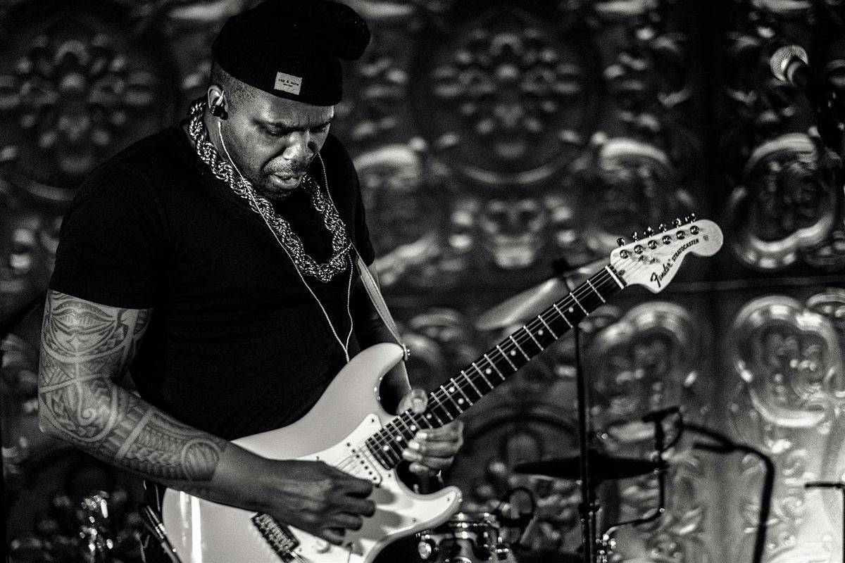 EMANUEL CASABLANCA live at THE BAYOU