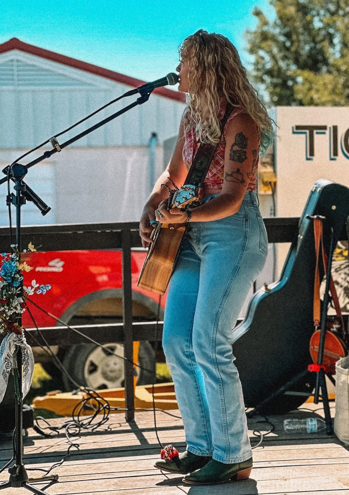 Chloe Hoecker at Mel\u2019s Country Cafe