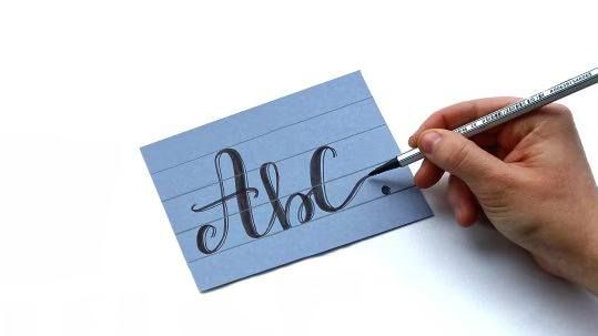 AUSGEBUCHT ! Do, 1.8. | 10 \u2013 16 Uhr | Sommerferien-Workshop: Handlettering I F\u00fcr 8- bis 12-J\u00e4hrige