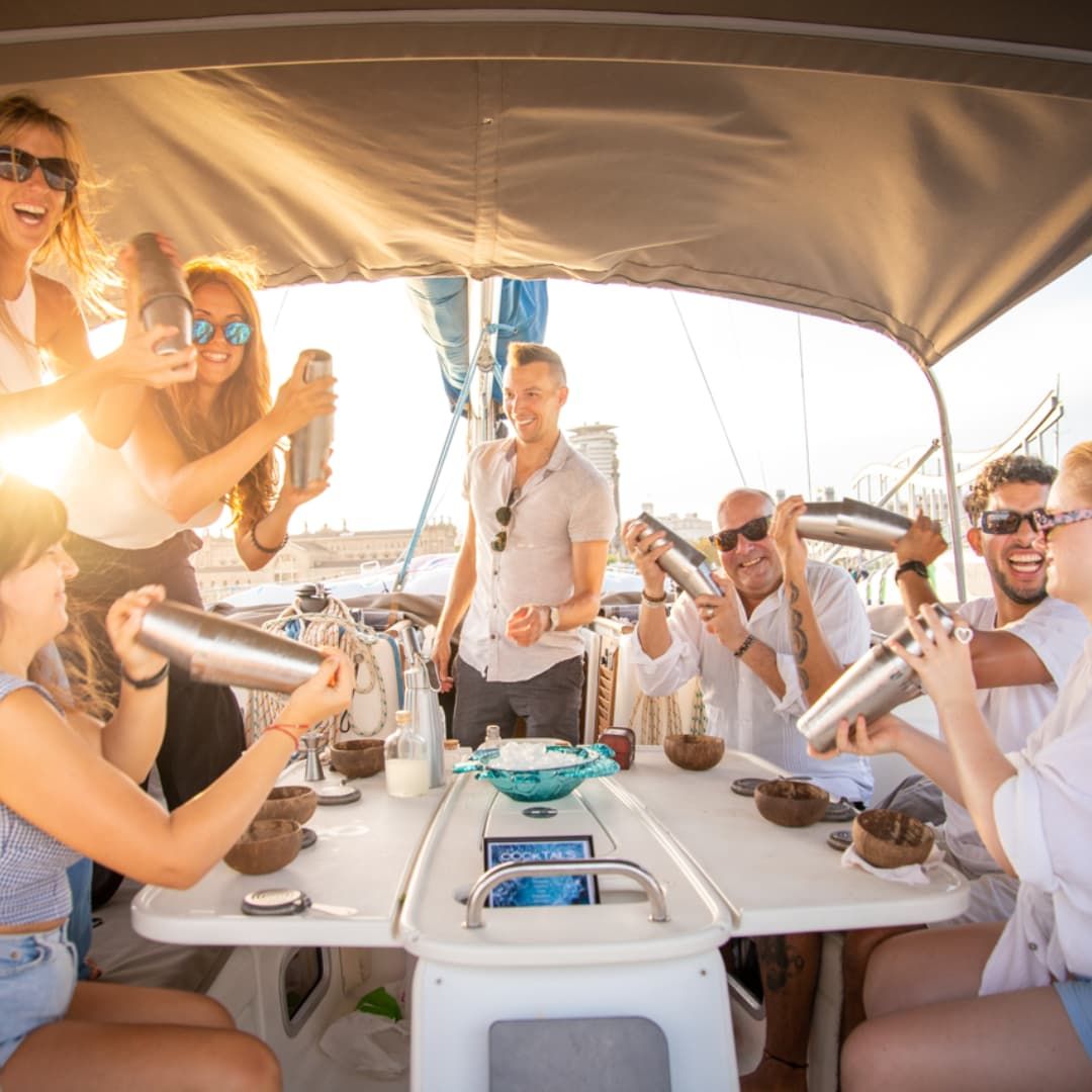 Cocktails Workshop & Sailing Cruise from Barcelona