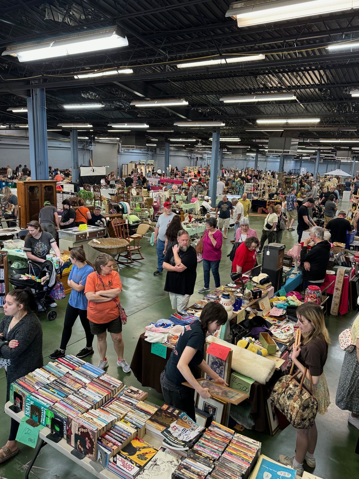 OKC FLEA MARKET FANTASTIC FALL SHOW!