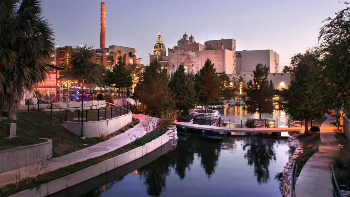 Mission Ruck Monthly Pearl \/ Brackenridge Park Hike