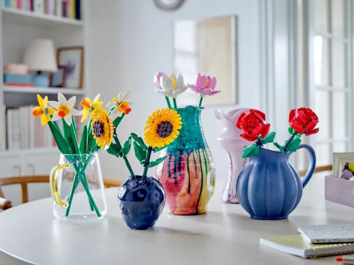 Building Blocks Flowers: Create with Lego | Spring Holidays