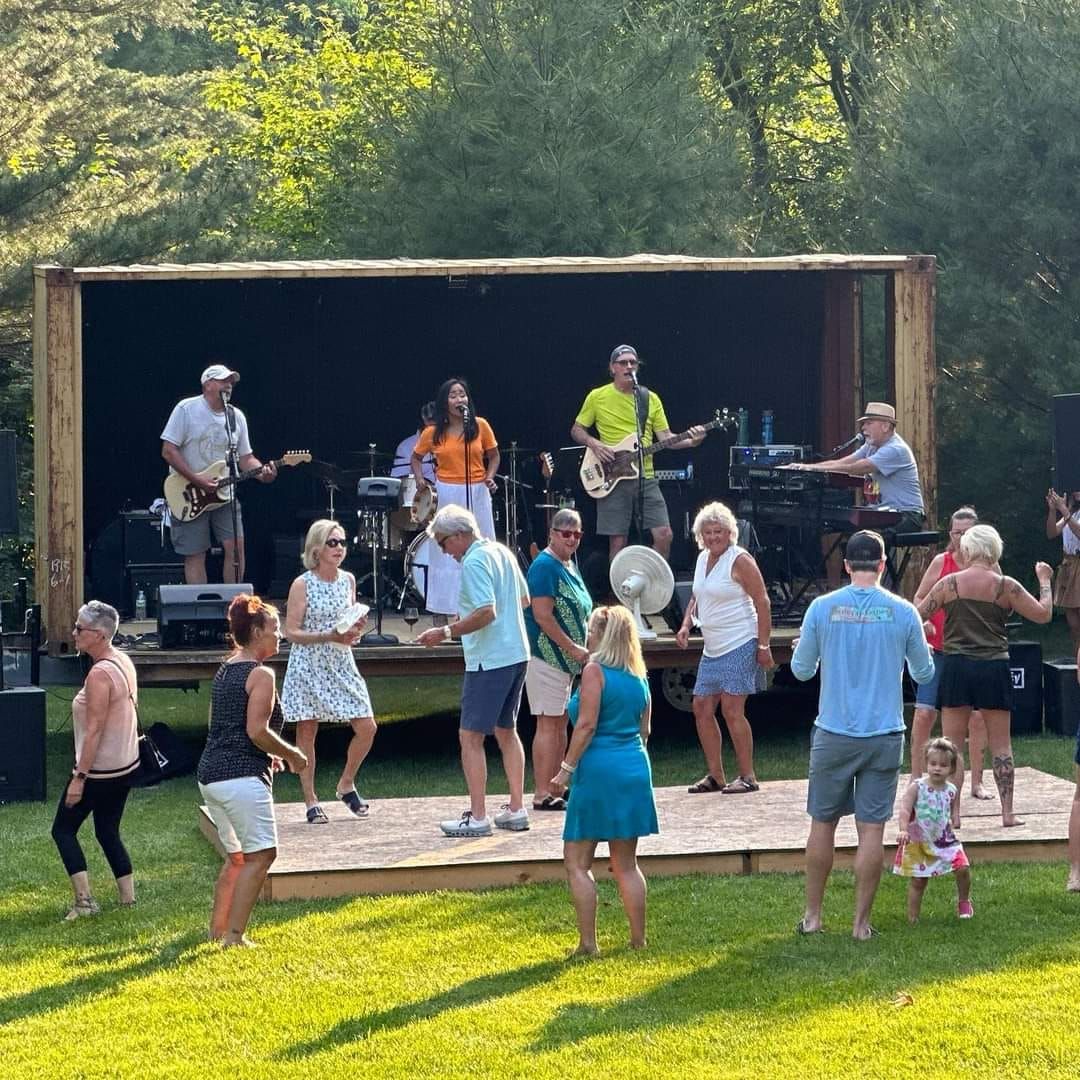 Yankee Station Plays at Boyne Valley Vineyards