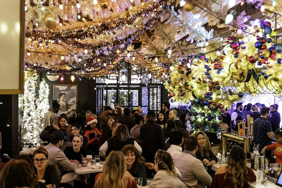 Christmas Karaoke at The Christmas Inn