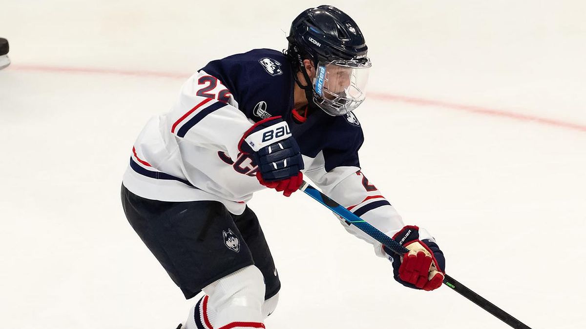 Holy Cross Crusaders at UConn Huskies Mens Hockey