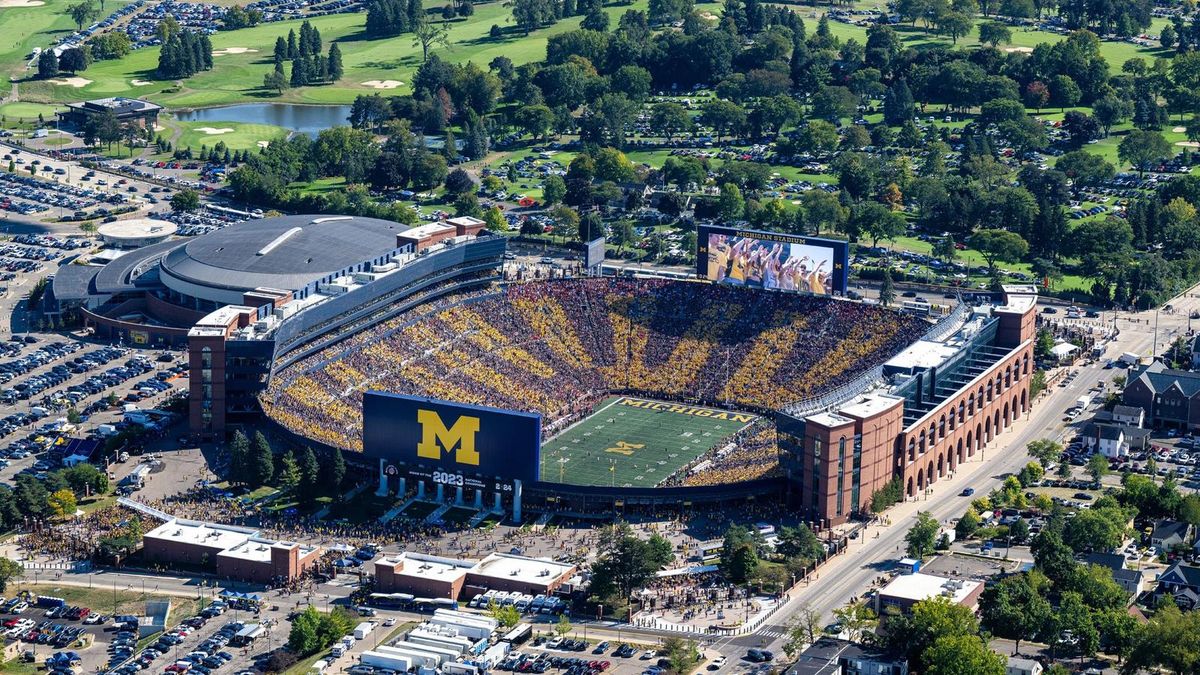 Parking Michigan Wolverines at Nebraska Cornhuskers Womens Soccer