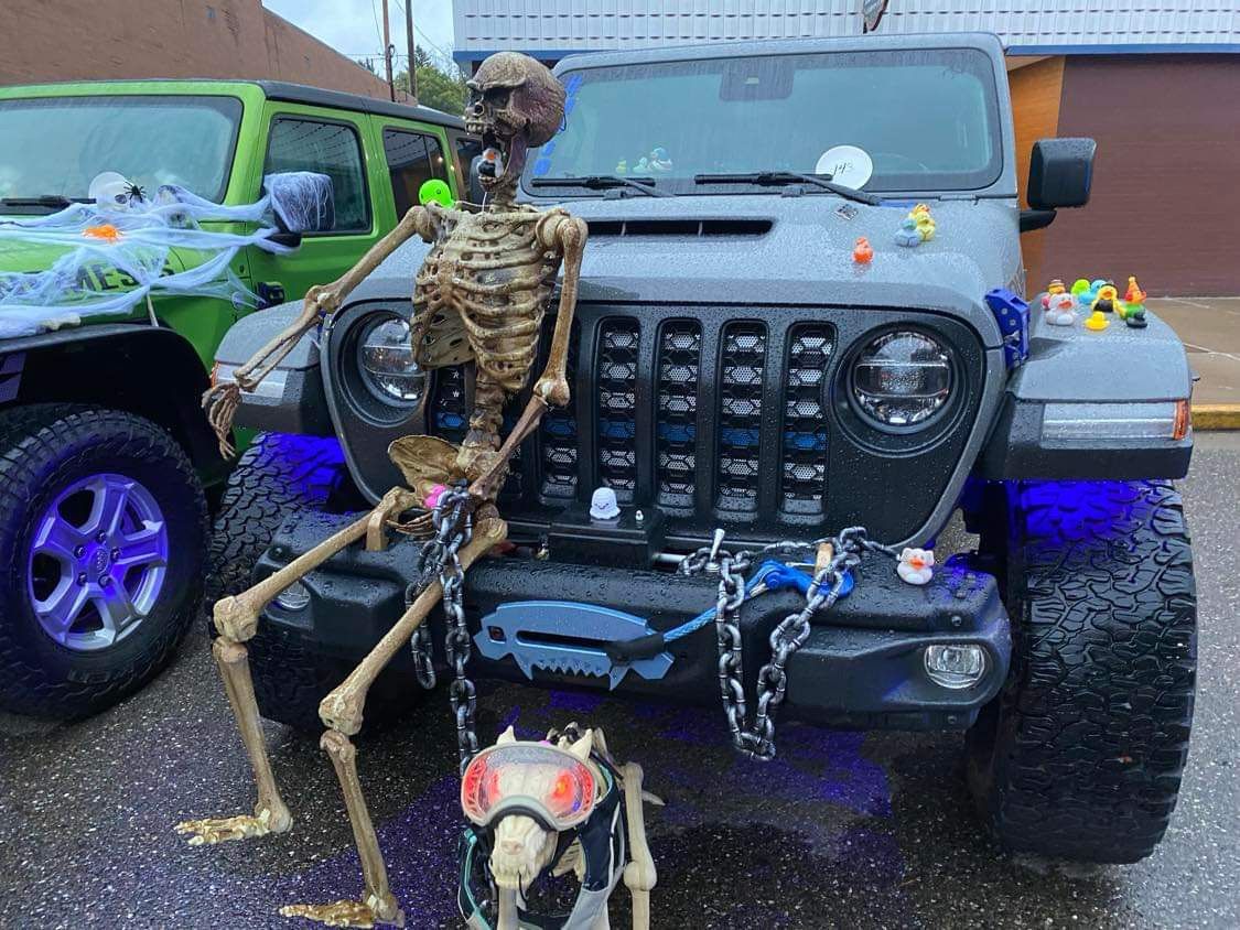 Jeep Family of NE Ohio Convoy to Duck Duck Jeep Fall Festival- Halloween Style