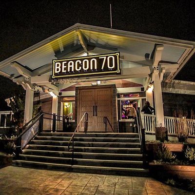 BEACON 70 Restaurant & Bar