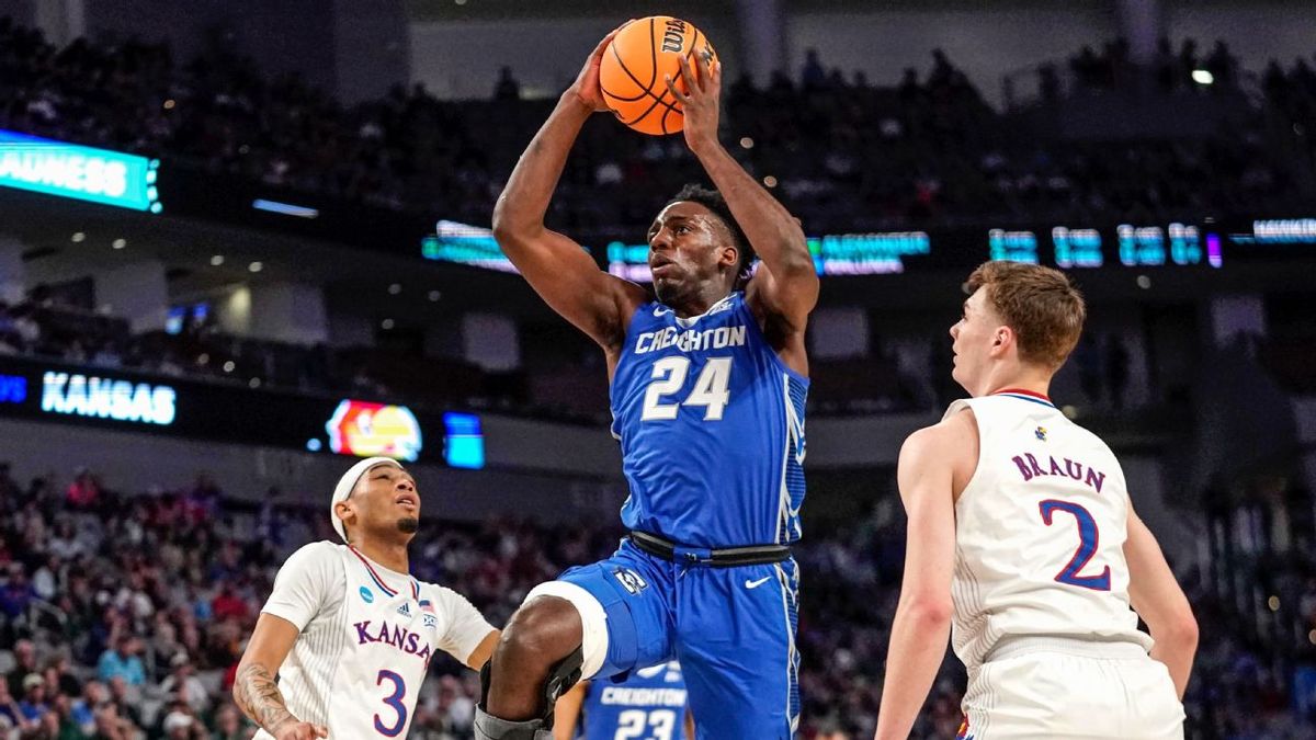 Kansas Jayhawks at Creighton Bluejays Mens Basketball