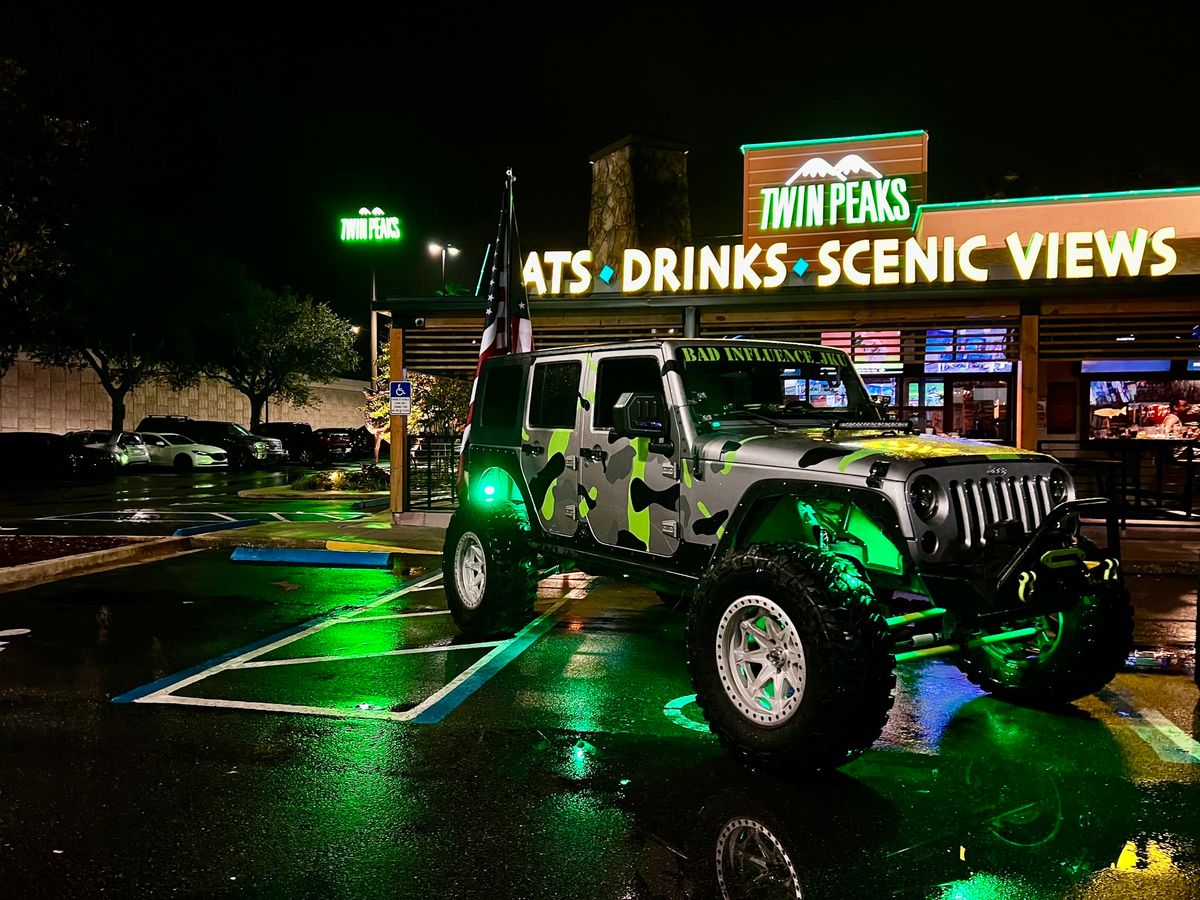 Off-roaders night at Twin Peaks!