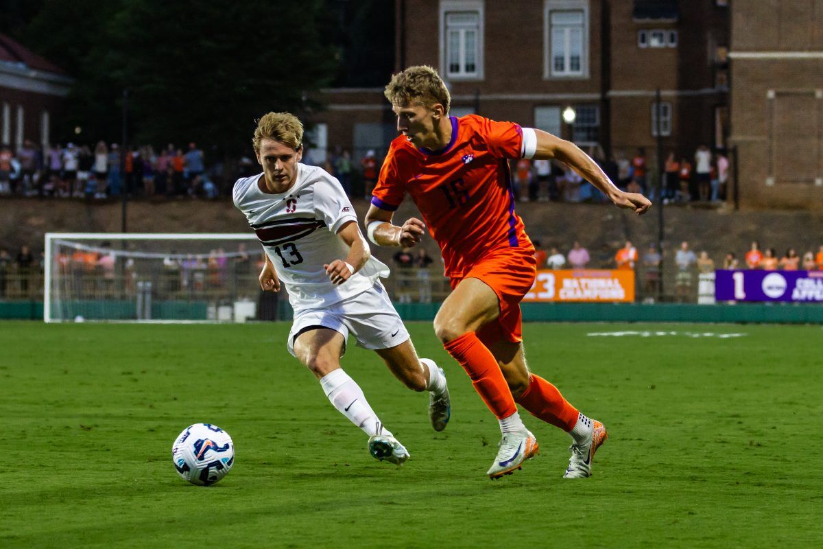 Loyola Greyhounds vs. Holy Cross Crusaders