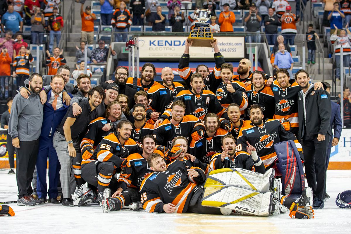 Bloomington Bison vs. Fort Wayne Komets at Grossinger Motors Arena