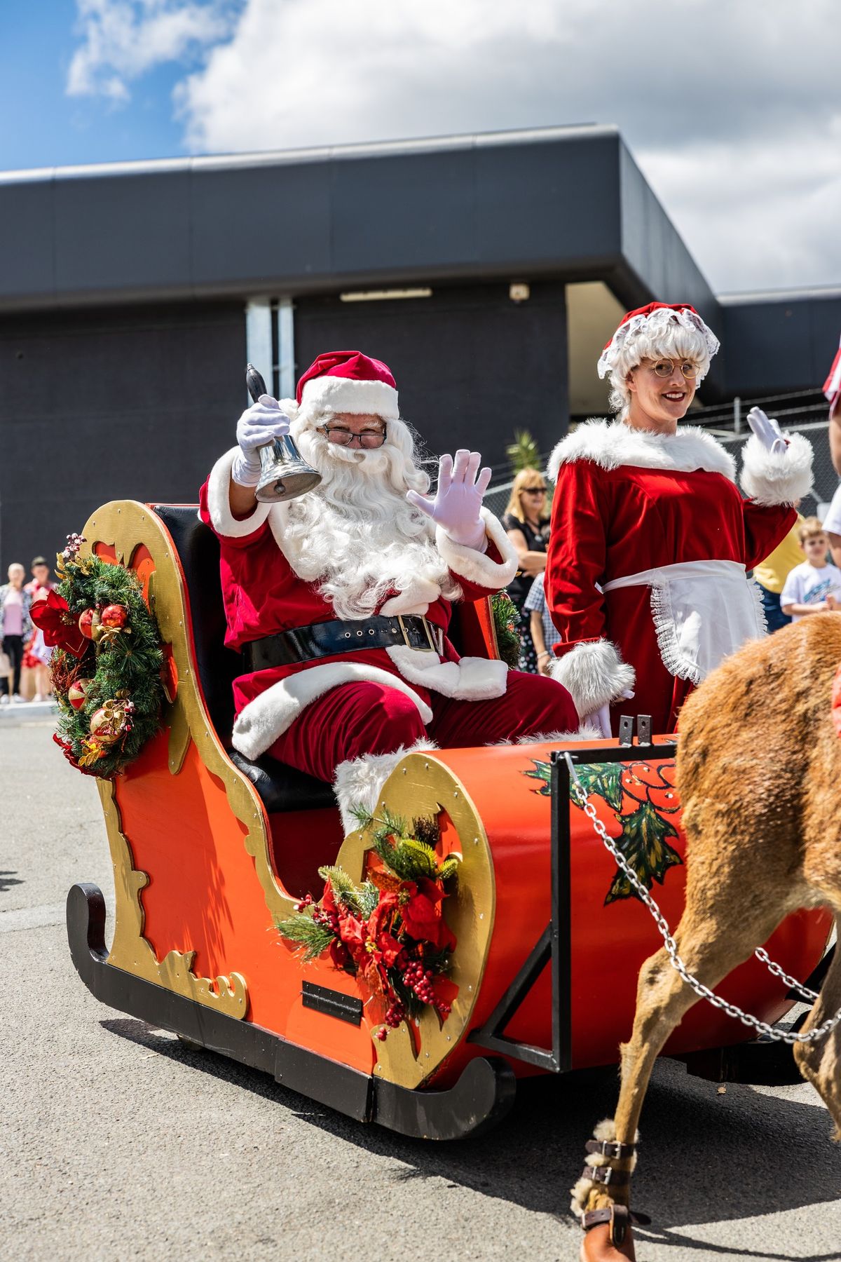 Santa Arrival at Minto Mall with Live Reindeer