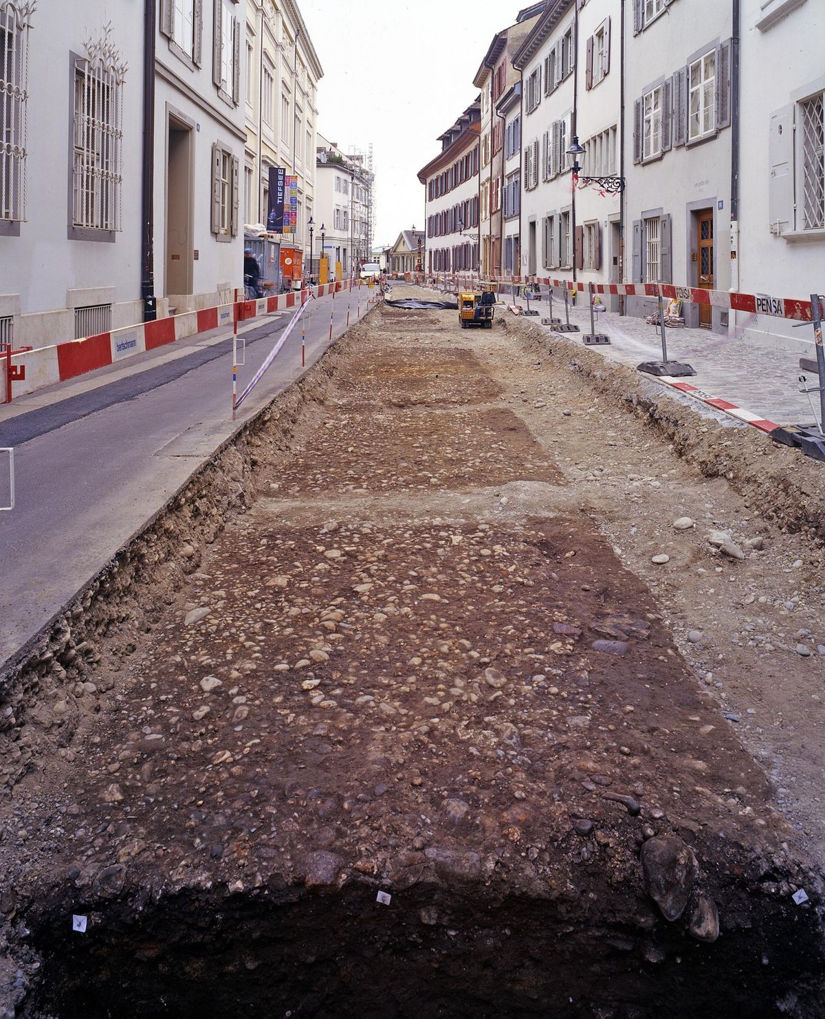 Mittagscaf\u00e9: Historische Strassen in und um Basel \u2013 Naturwissenschaftliche Beobachtungen zur Bauweis