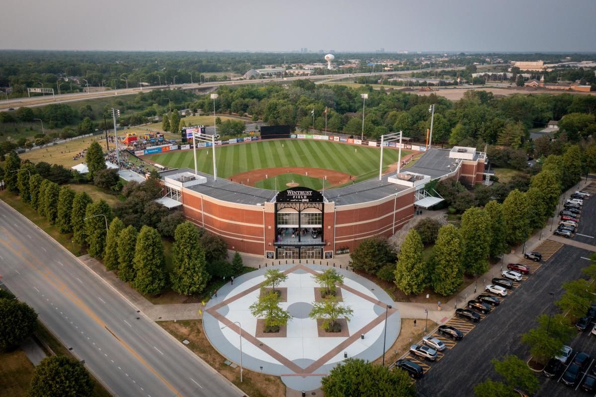 Parking Joliet Slammers at Schaumburg Boomers