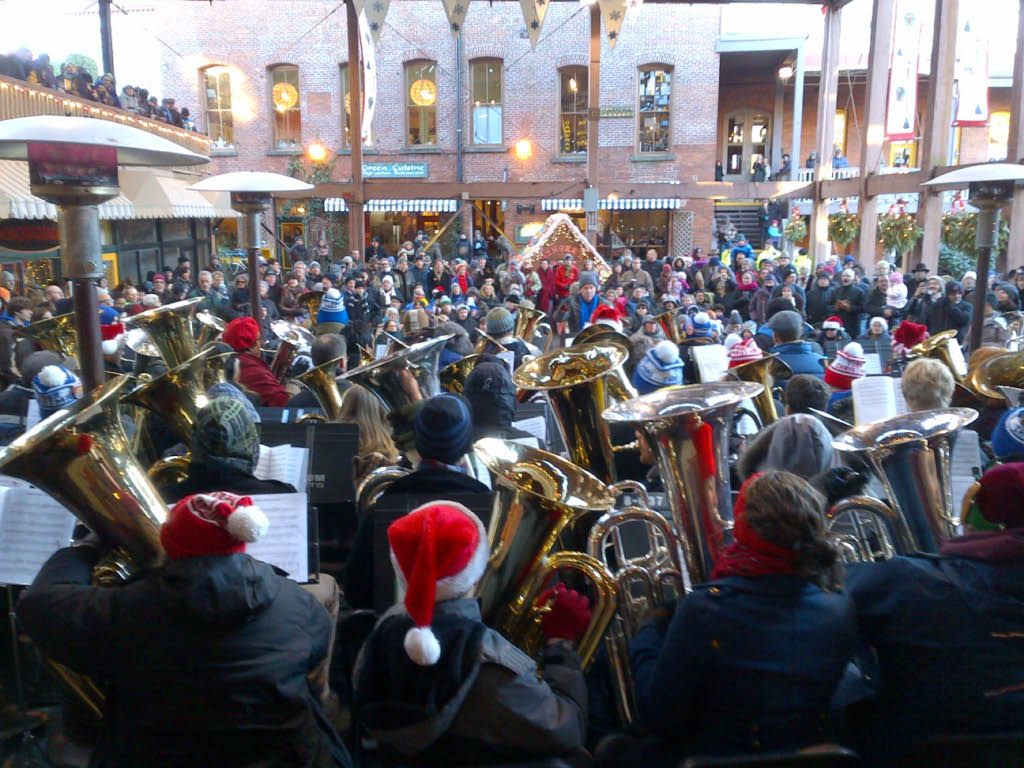 Tuba Christmas Victoria