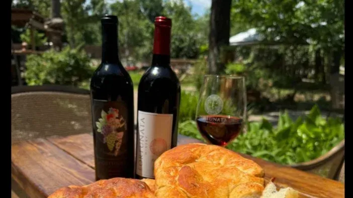 Fall, Food and Friends at Fortunata Winery