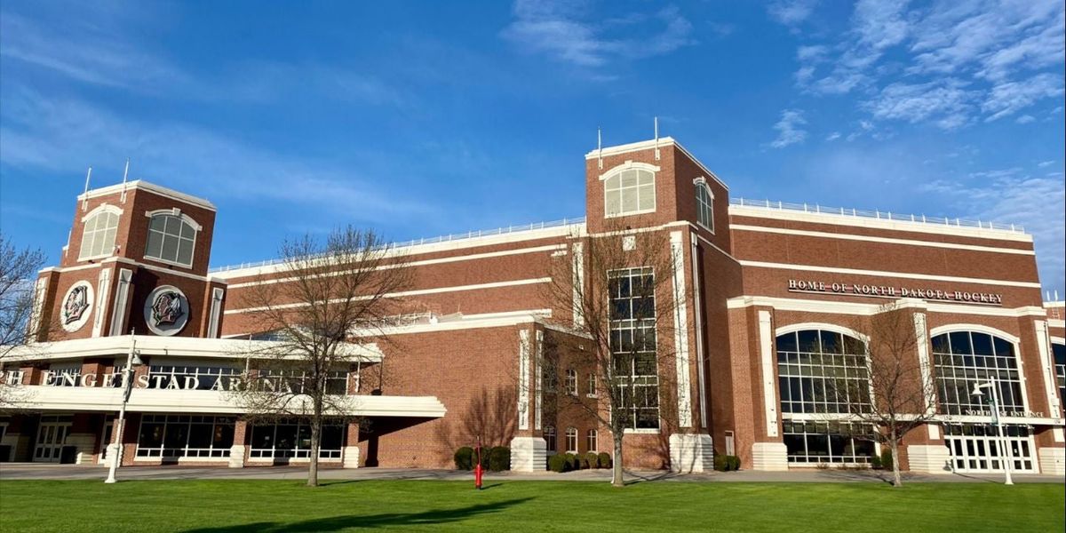 St Thomas at North Dakota Fighting Hawks Mens Hockey at Ralph Engelstad Arena - Grand Forks