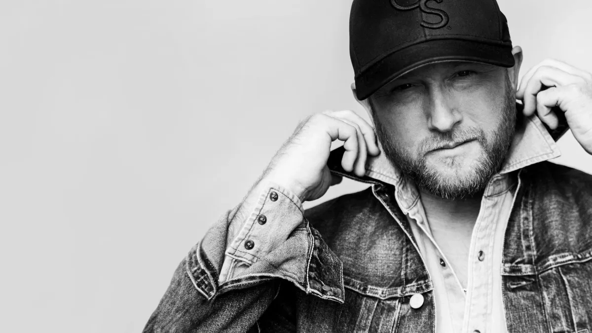 Cole Swindell, Priscilla Block, Logan Crosby in Kennewick