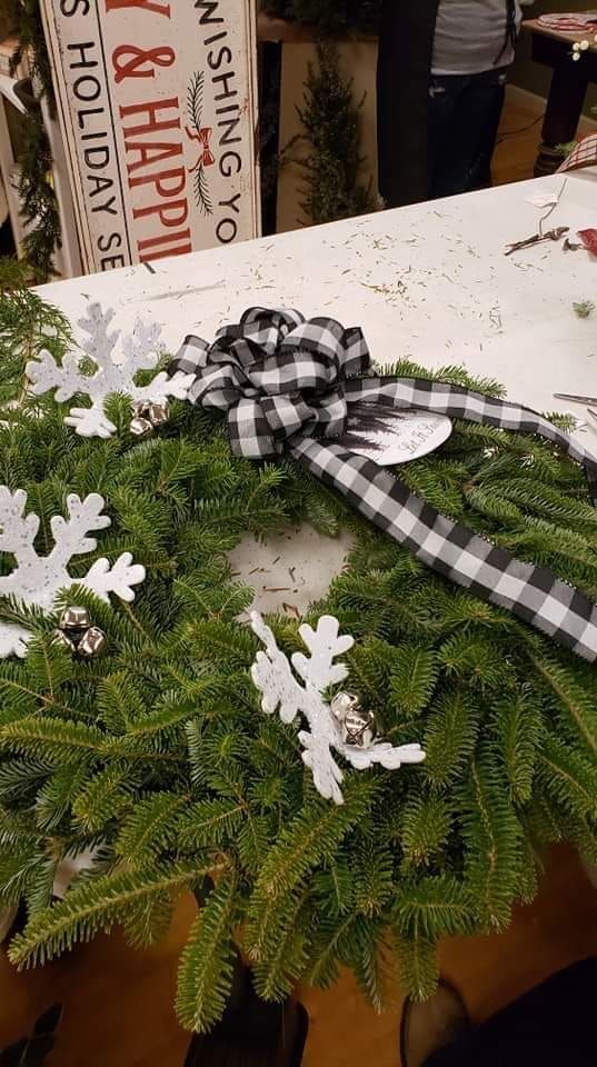 Fresh Evergreen Wreath Decorating 