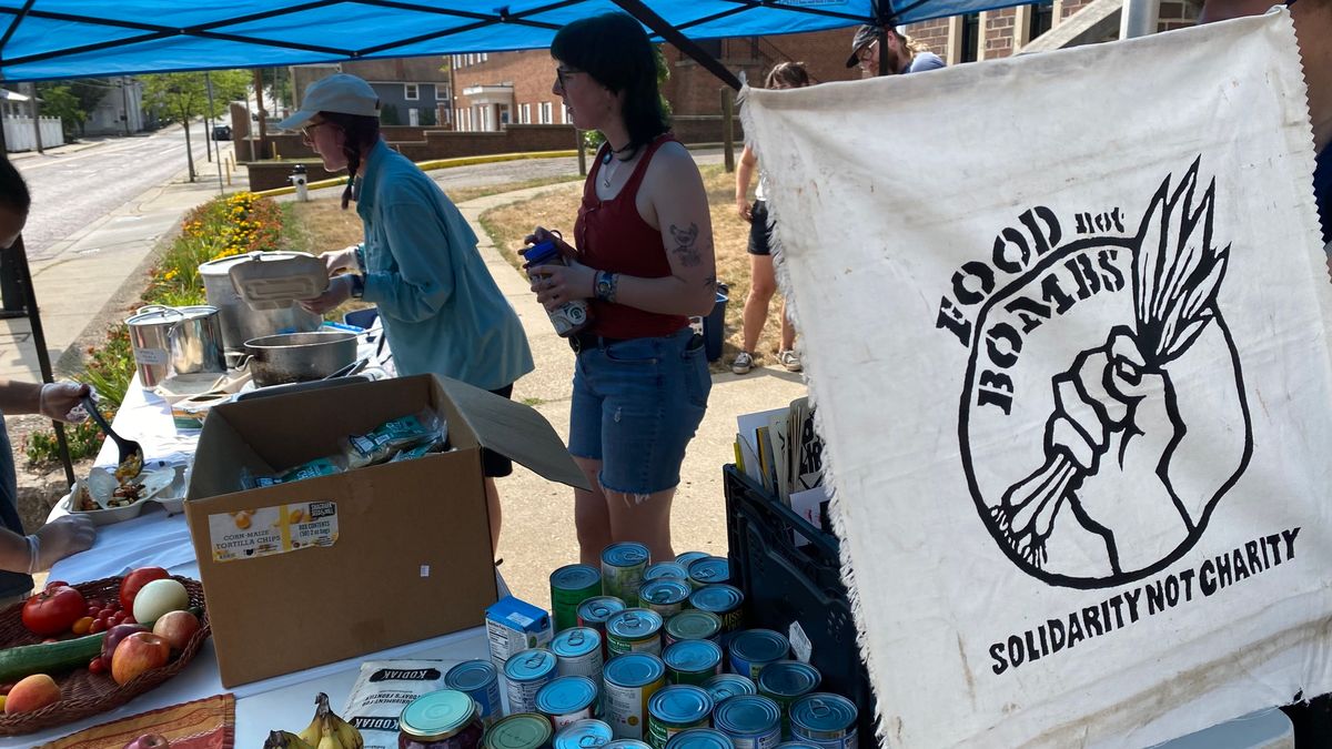 Free Food, Resources & Free Store!  Food Not Bombs!