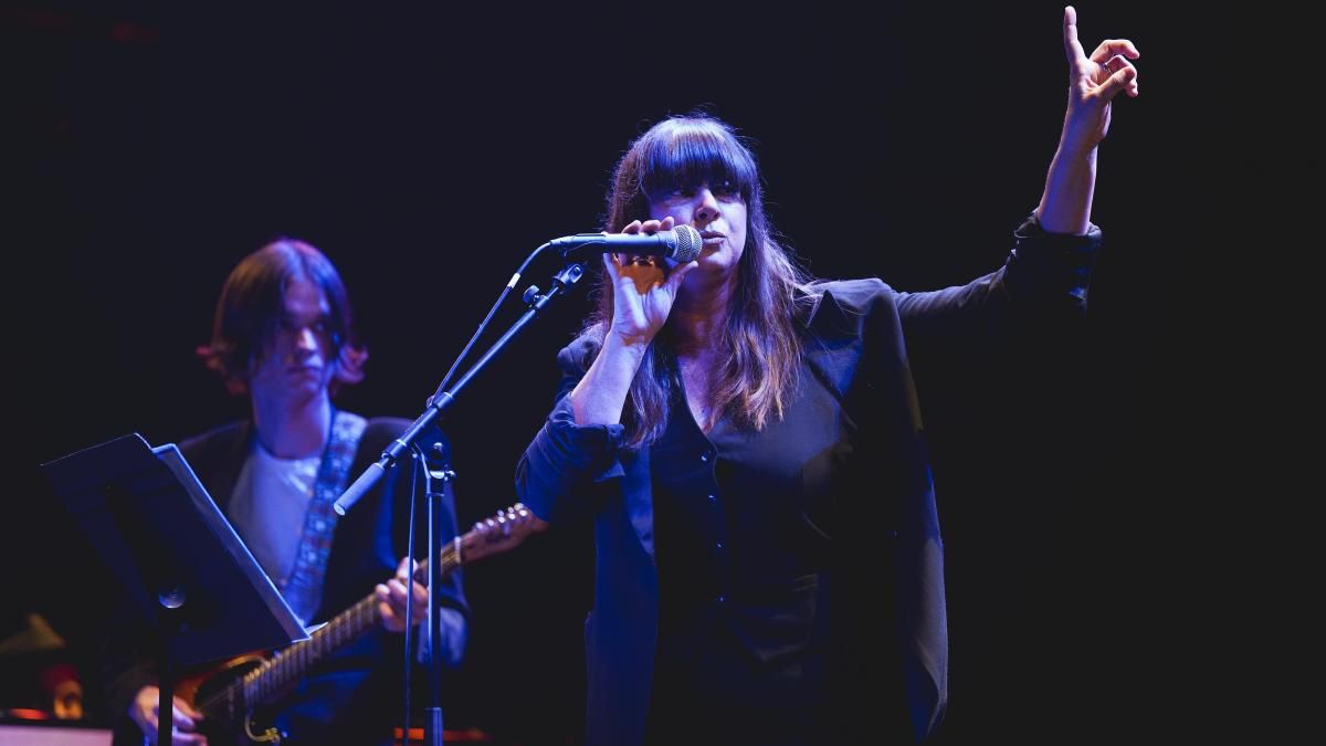 Cat Power Sings Dylan at Crest Theatre - Sacramento