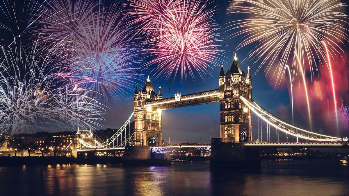 Fireworks on the Thames - The ultimate New Years Eve Boat party