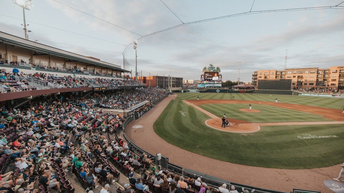 Lansing Lugnuts vs. Dayton Dragons
