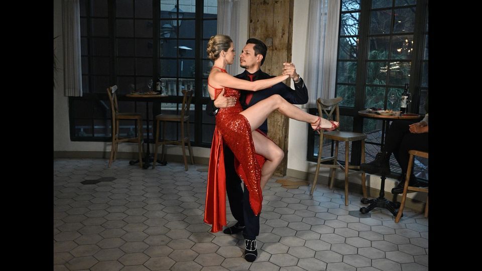 Tango in the Courtyard | Hotel Valencia Riverwalk