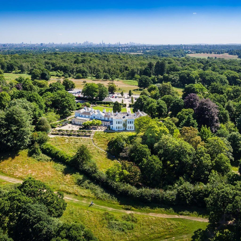 The Pembroke Lodge, Richmond Park, London.  Wedding Fair