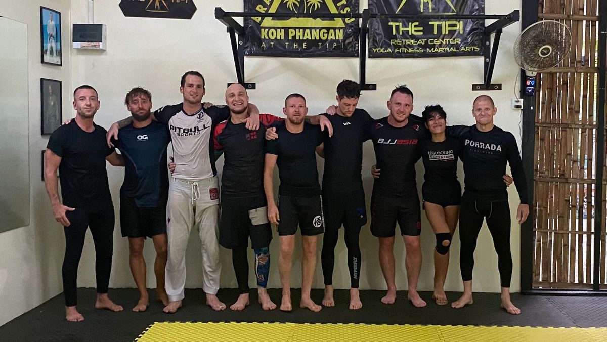 FRIDAY MORNING NO GI \/ GRAPPLING ADVANCED CLASS