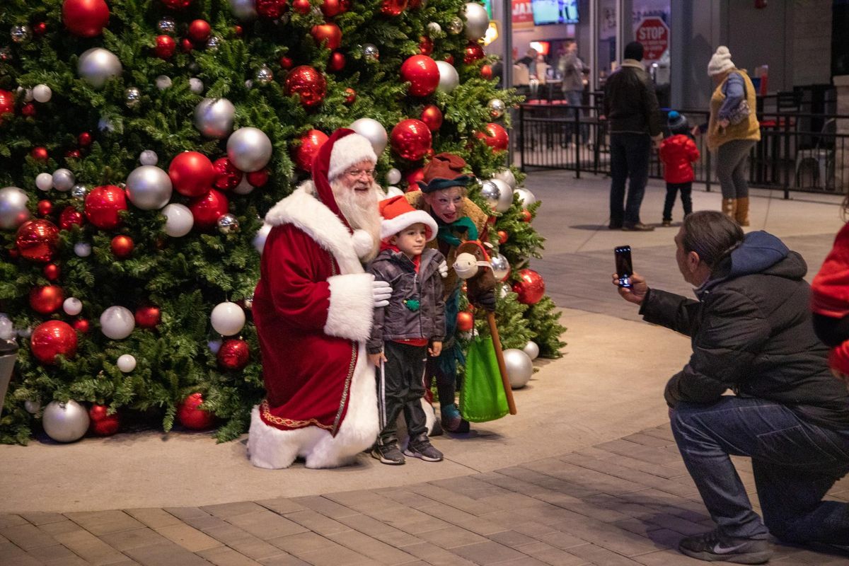 Tree Lighting Ceremony at Ward Parkway