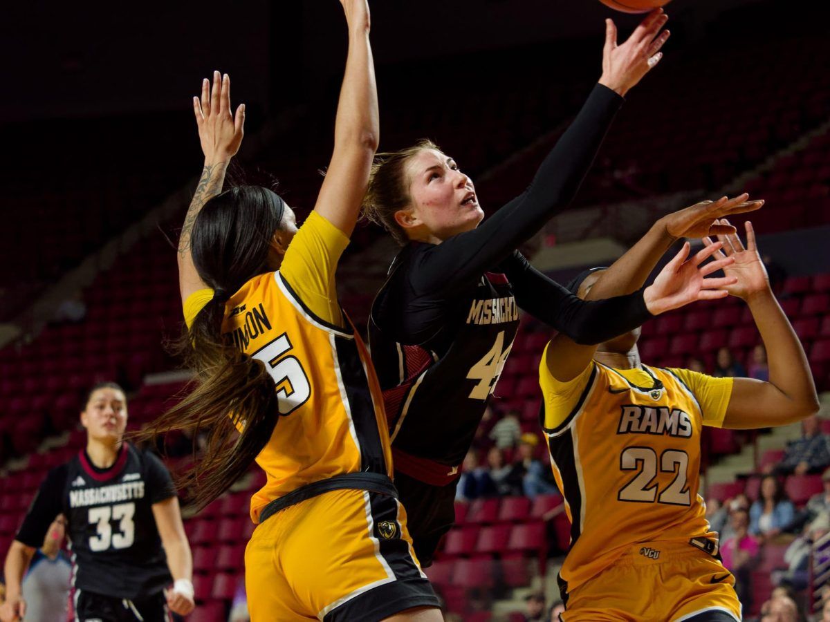 Loyola Chicago Ramblers at UMass Minutewomen Womens Basketball