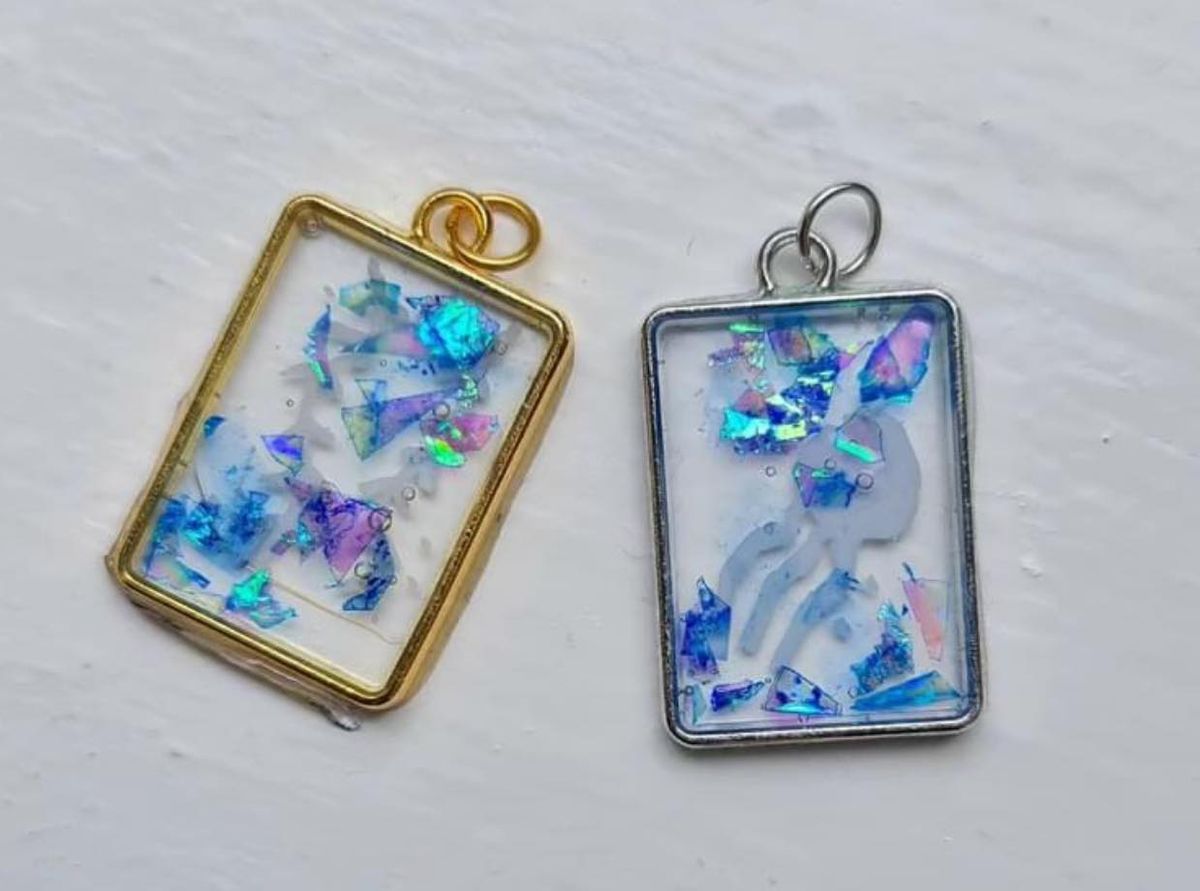 Learn how to make Resin Jewellery